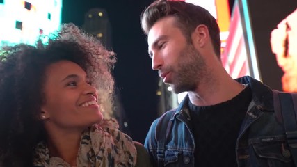 Wall Mural - Couple at Times Square enjoying scenery