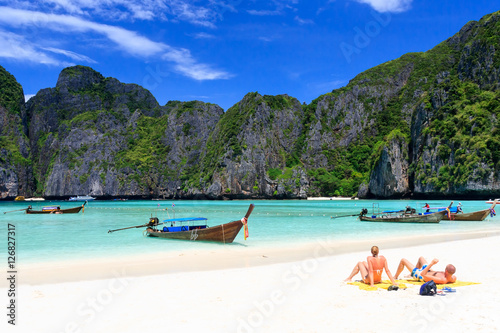 Cuadros en Lienzo Maya bay in Phi-Phi island, Krabi Thailand.