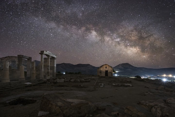 Wall Mural - Milky way over Temple of Demeter Naxos