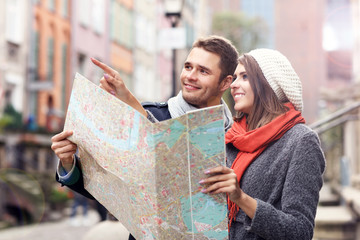 Sticker - Pretty couple sightseeing with map