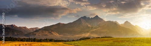 rural field in Tatra mountains at sunrise Tapéta, Fotótapéta