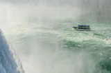 Fototapeta Tęcza - Cruise ship near big Horseshoe fall, Canadian Niagara falls