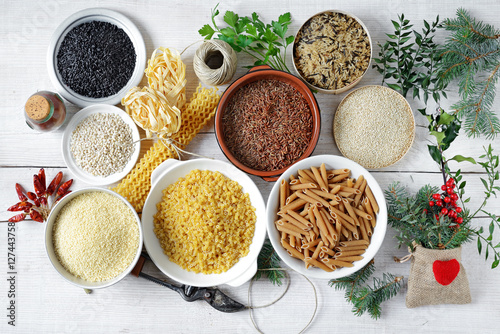 Pasta Riso Vario Couscous Orzo E Quinoa Natale Kaufen Sie Dieses Foto Und Finden Sie Ahnliche Bilder Auf Adobe Stock Adobe Stock