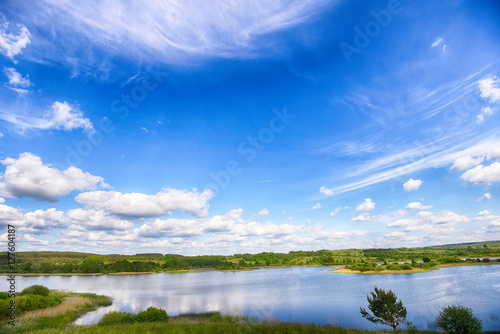 Zdjęcie XXL rzeka i błękitne niebo