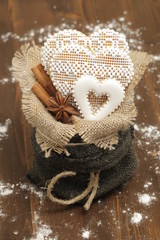 Christmas still life with honey-cake, cinnamon, badian, nuts and decorations (Canon EOS 5D Mark III, Canon EF 100mm F2.8 L IS USM Macro, 1/100, f11, ISO 400)