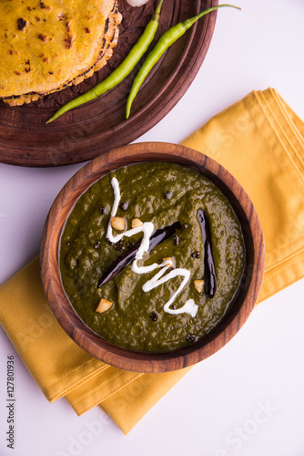 Fototapeta na drzwi i meble makki di roti and sarson ka saag, famous north indian food
