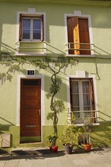 Canvas Print - Maison verte, rue Crémieux à Paris