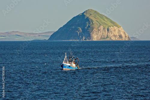 Fotomural Scotland - Ailsa Craig - Firth of Clyde- near Glasgow