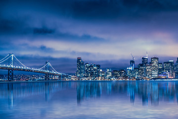 Fototapete - Beautiful San Francisco skyline and Bay Bridge at night