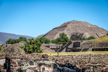 Canvas Print - The Sun Pyramid at Teotihuacan Ruins - Mexico City, Mexico