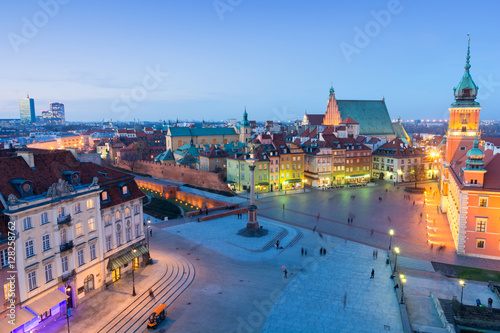 Plakat piękne Stare Miasto w Warszawie o zmierzchu, Polska