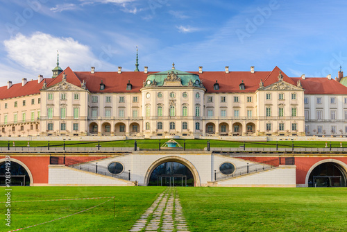 royal-castle-a-famous-landmark-in-the-old-town-of-warsaw-poland