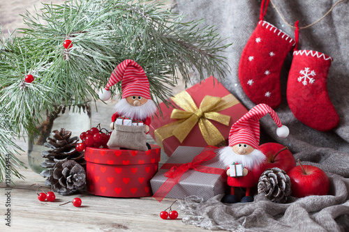 Fotomural Regalos de Navidad en cajas y gnomos