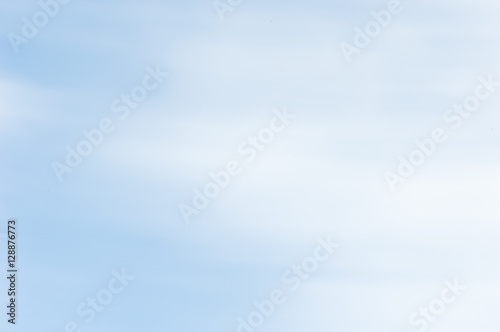 Fotografía Blurred abstract background. Pale blue and white.