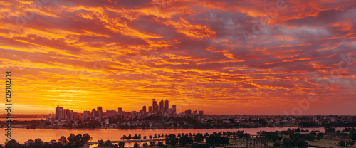 Plakat Panorama Perth o zachodzie słońca