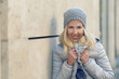 © Lars Zahner - Hübsche junge Frau in Wintermode