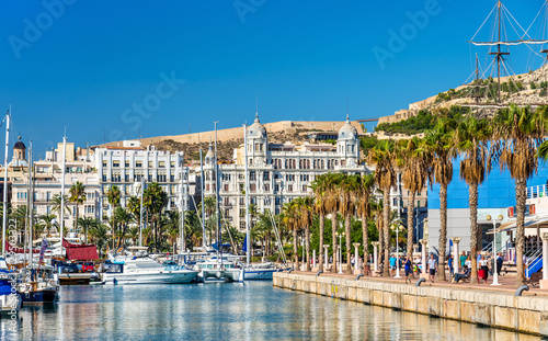Fotografia  Promenade in the Marina of Alicante, Spain