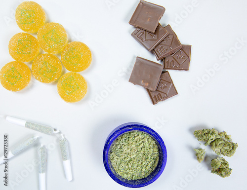 Fotografie, Obraz overhead of edible marijuana products and bud