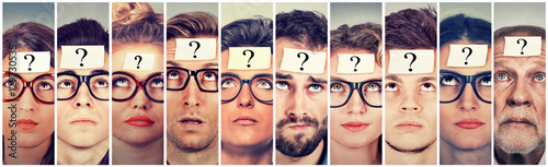 Cuadros en Lienzo Multiethnic group of thinking people with question mark looking up