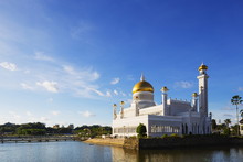 Omar Ali Saifuddien Mosque, Bandar Seri Begawan, Brunei, Borneo