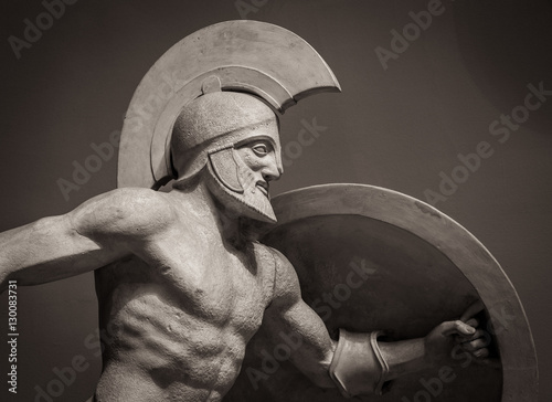 Fotografía Head in helmet Greek ancient sculpture of warrior