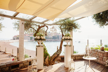 destination wedding ceremony arch