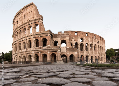 Fotomural Rome Coliseum with Roman road in front during day full view