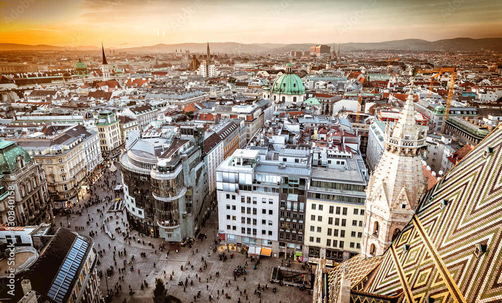 Obraz na płótnie Vienna at sunset, aerial view from above the city w salonie