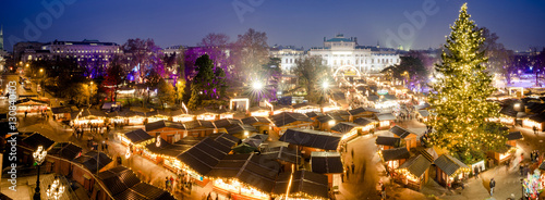Plakat Wiedeńska panorama rynku bożonarodzeniowego