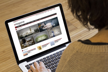woman computer online magazine