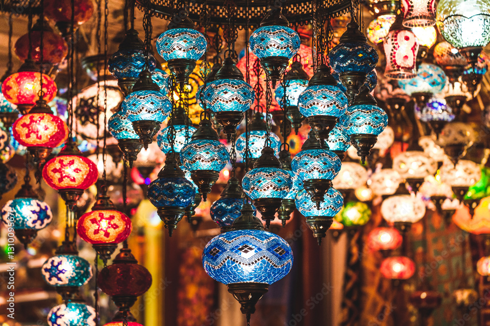 Amazing traditional handmade turkish lamps in souvenir shop. Mos - obrazy, fototapety, plakaty 