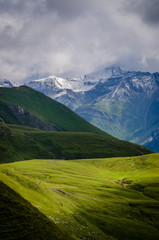 Wall Mural - strada sul grossglockner in austria