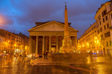 Fototapete - view of ancient Pantheon church in Rome illuminated at blue night, Italy