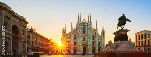 Fotografía  View of Duomo at sunrise