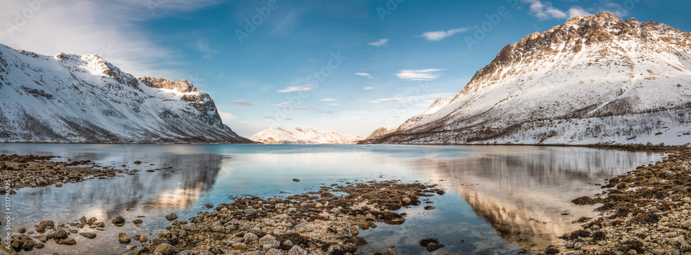 Winter mountains in Norway - obrazy, fototapety, plakaty 