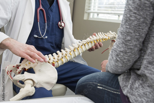 Fotografie, Obraz doctor talking to patient about their healthcare