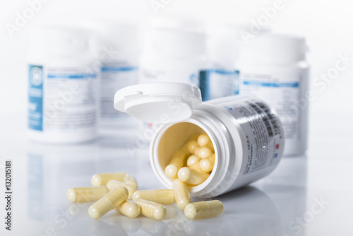Fotografia médicament/gélules avec boites