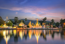 Wat Jongklang - Wat Jongkham The Most Favourite Place For Tourist In Mae Hong Son Near Chiang Mai, Thailand With Sunset Sky