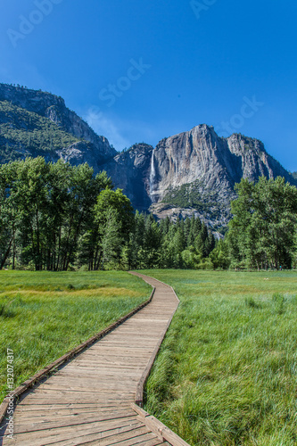 Photo Boardwalk in Yosemite Valley, Califronia