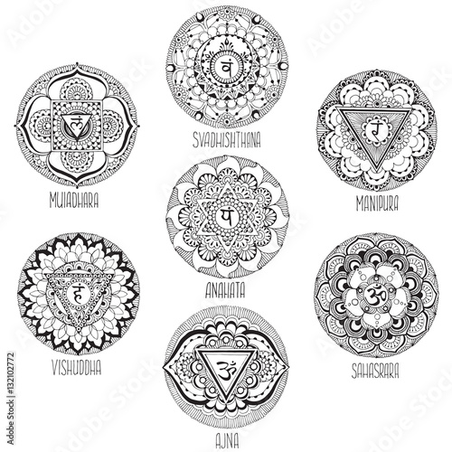 Foto  9 mandalas style mihendi symbolizing chakras