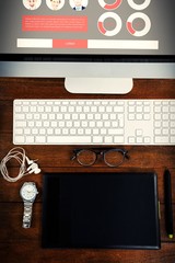 Poster - Composite image of business people with statistics on website