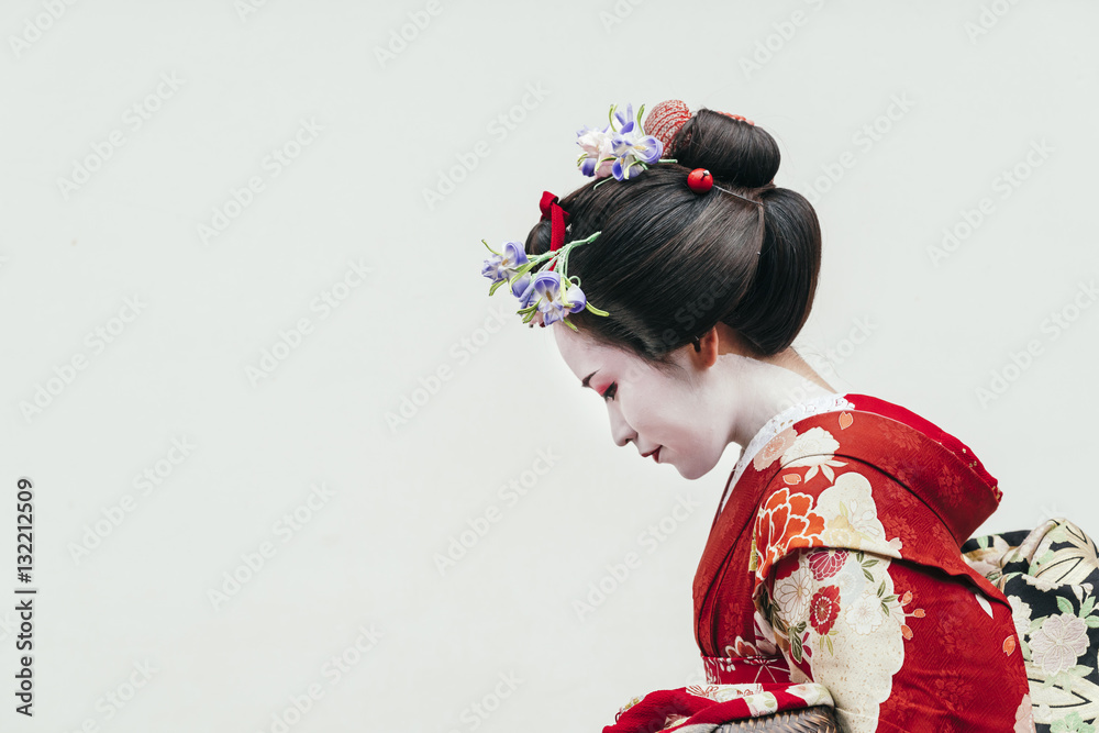 Portrait of Maiko geisha in Gion, Kyoto, Japan - obrazy, fototapety, plakaty 