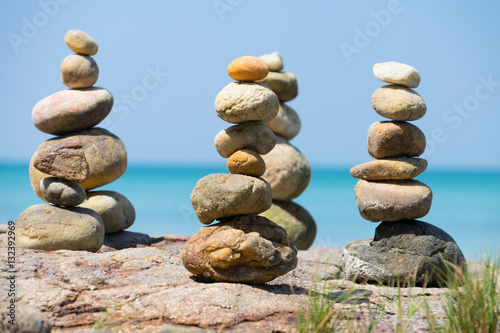 Naklejka na szybę Stone pyramid