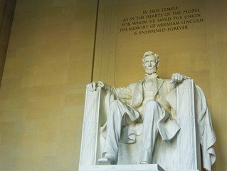 Wall Mural - Statue of Abraham Lincoln at the Lincoln Memorial Washington DC USA