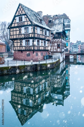 Strasbourg En Hiver Sous La Neige En Alsace France Stock Photo Adobe Stock