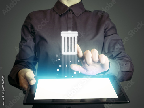 Fotomural Image of a girl with tablet in her hands