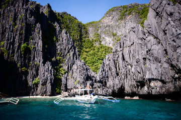 Paradise island and crystal clear water of El Nido, Palawan, Phi