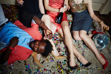 Canvas Print - Friends after party