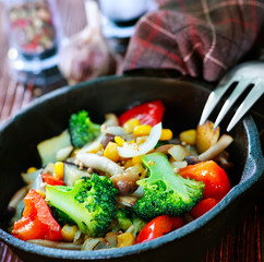 Canvas Print - fried vegetables