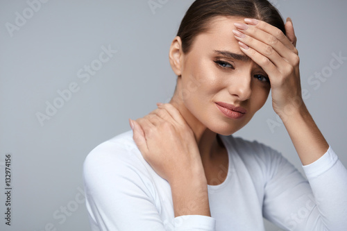 Fotografía Beautiful Woman Feeling Sick, Having Headache, Painful Body Pain